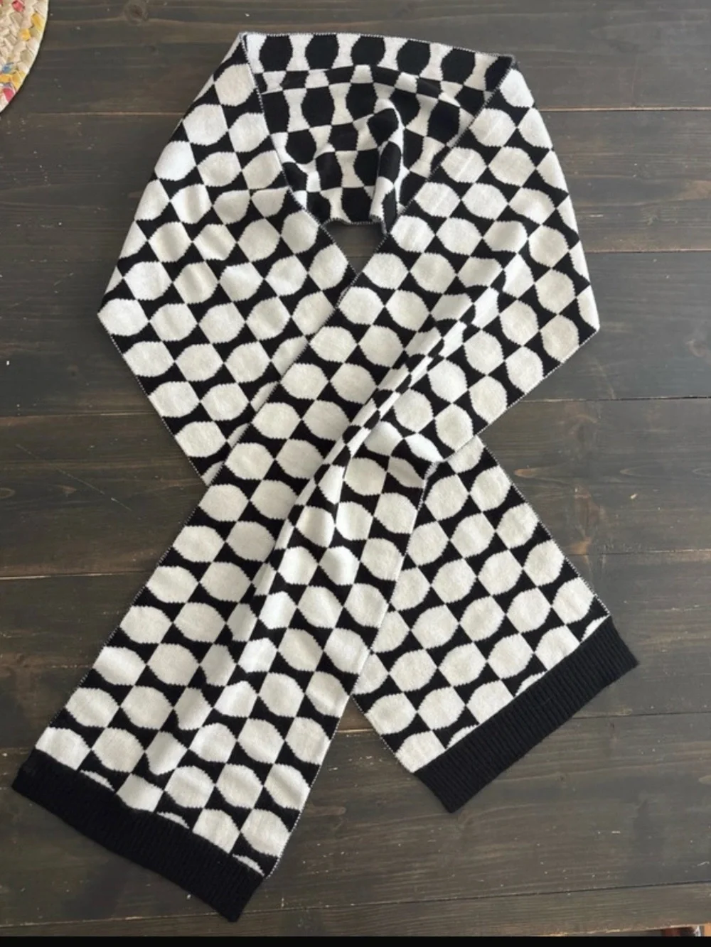 KATE SPADE  ♠️ Black & White Geometric Knit Scarf